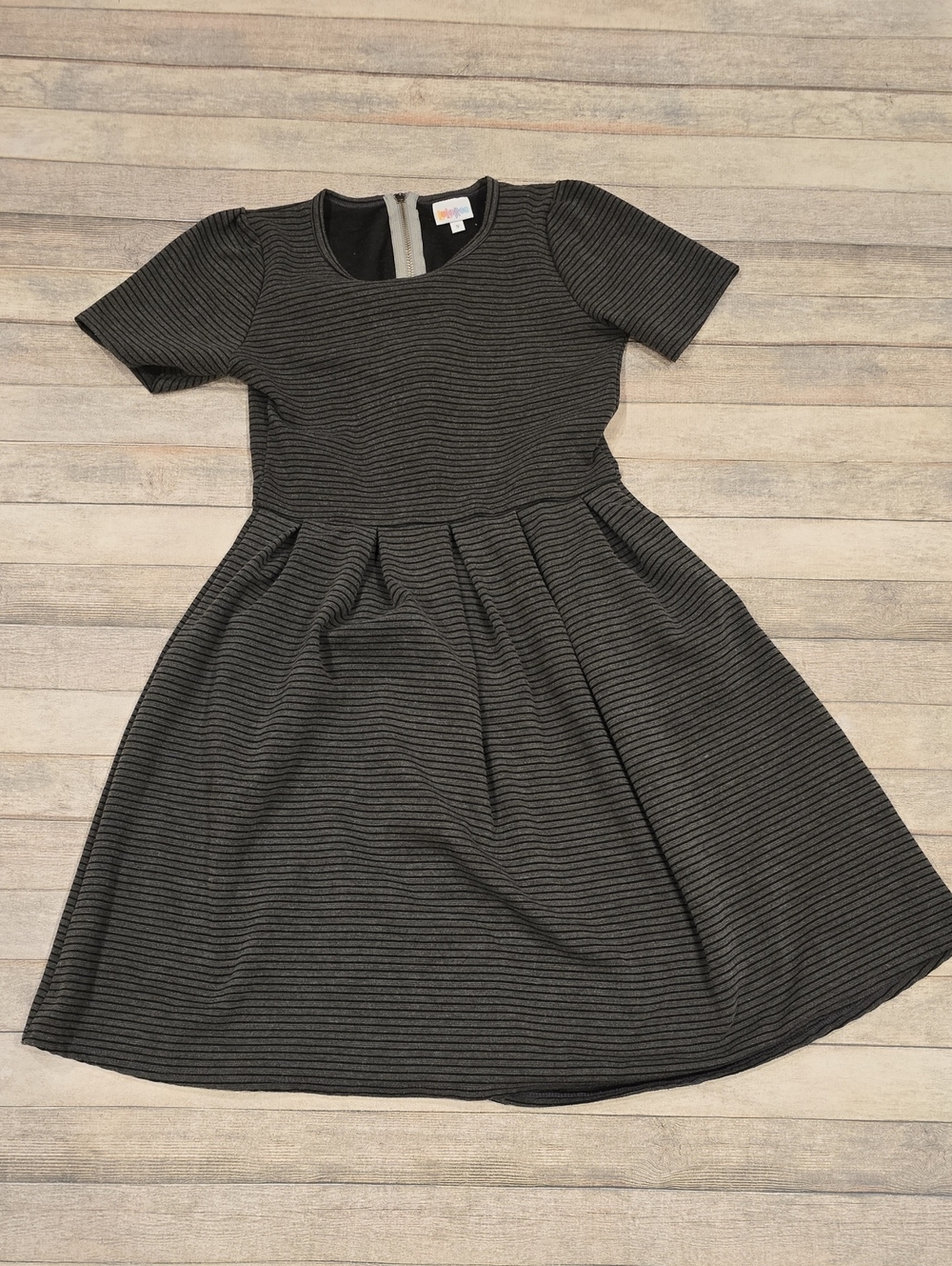 LuLaRoe Amelia Black Gray Striped Fit & Flare Dress Pockets Size Small